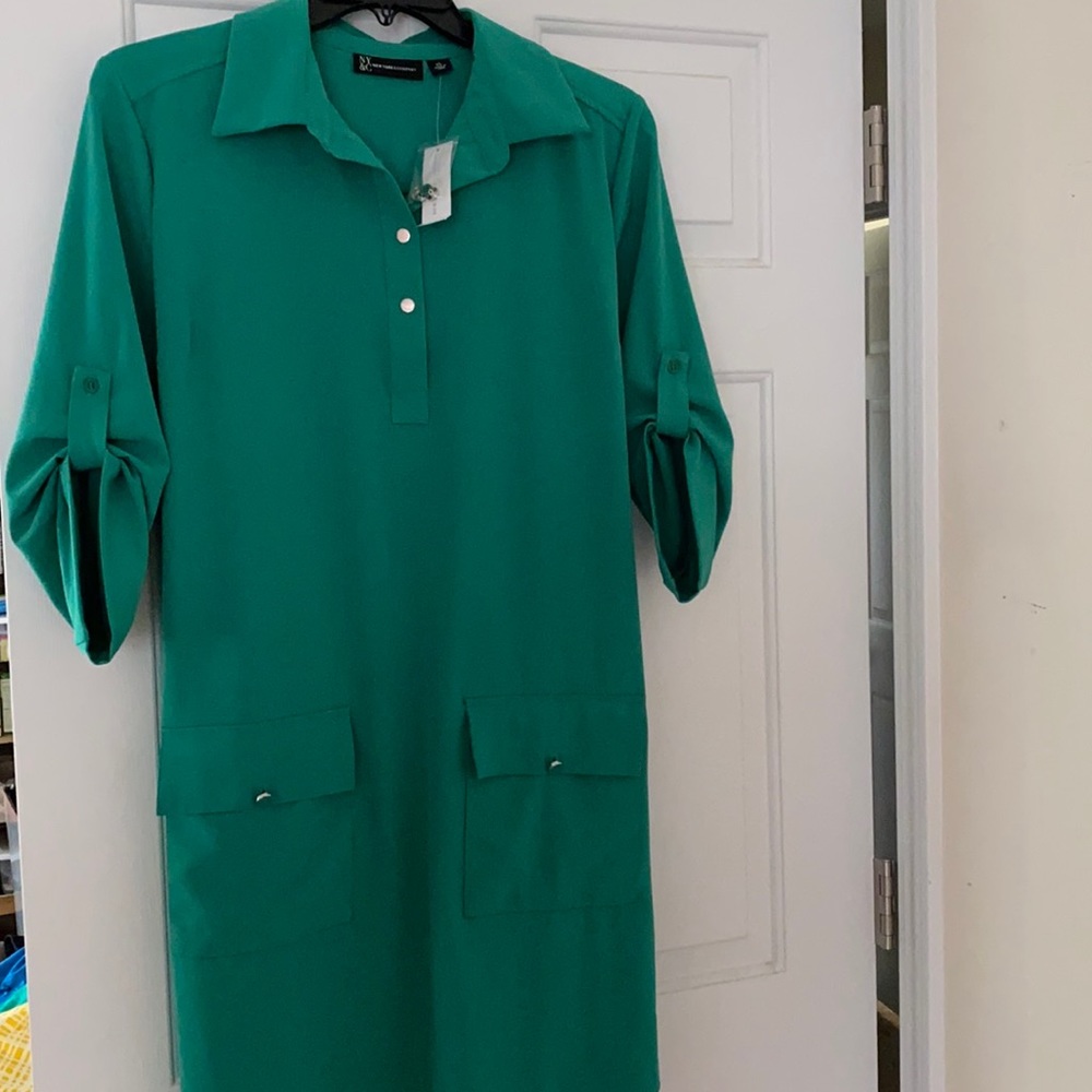 Short sleeve green dress